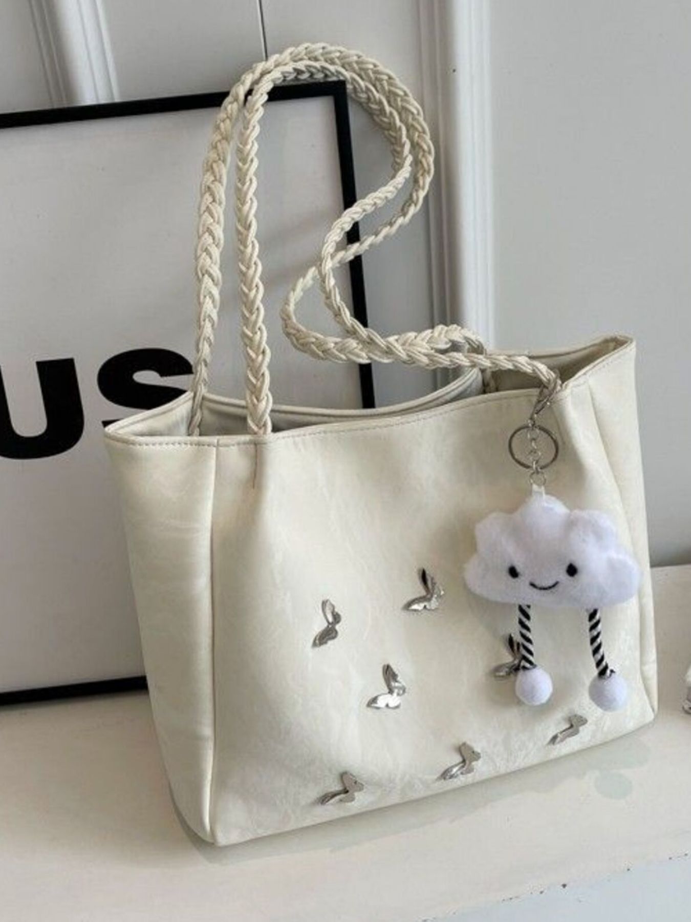 5a8cafe2-c4e6-41fe-809e-77b81ca7b95b-Max