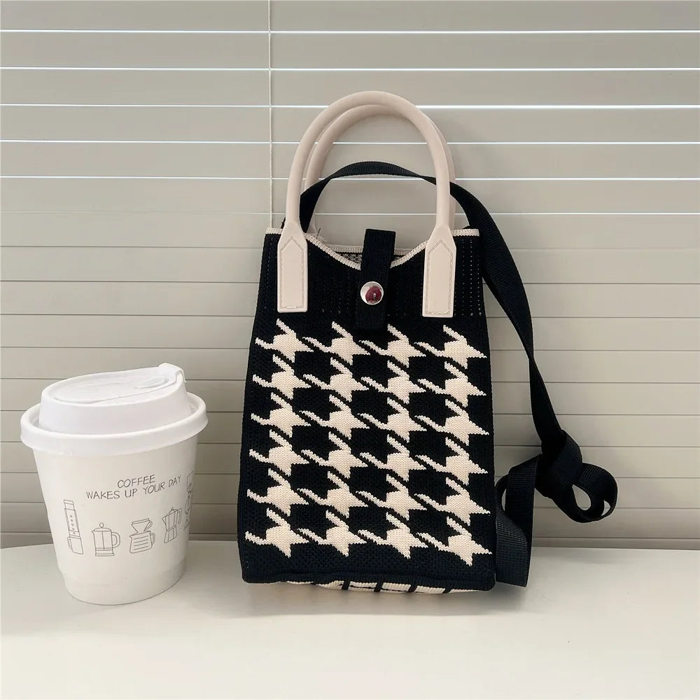 Korean Fashion Heart Knitted Mini Square Handbag for Women Small Mobile Phone Shoulder Bags Girls Cute Outdoor Crossbody Bags - Tasawoq