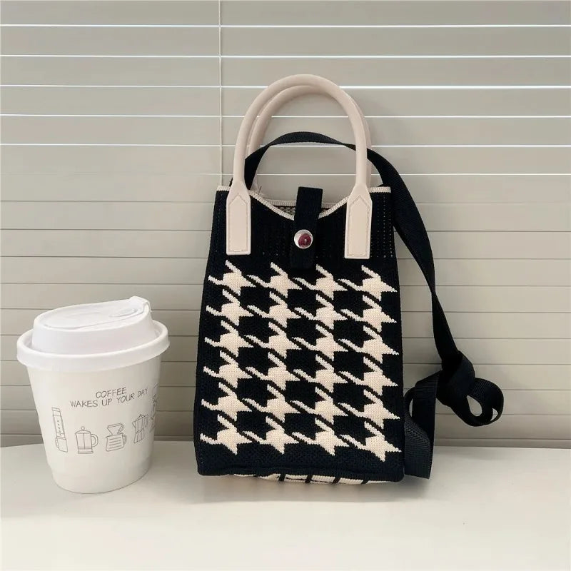 Korean Fashion Heart Knitted Mini Square Handbag for Women Small Mobile Phone Shoulder Bags Girls Cute Outdoor Crossbody Bags - Tasawoq