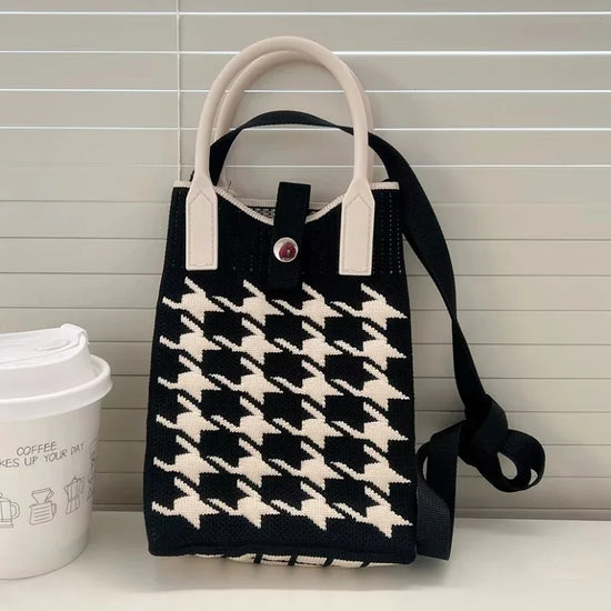 Korean Fashion Heart Knitted Mini Square Handbag for Women Small Mobile Phone Shoulder Bags Girls Cute Outdoor Crossbody Bags - Tasawoq