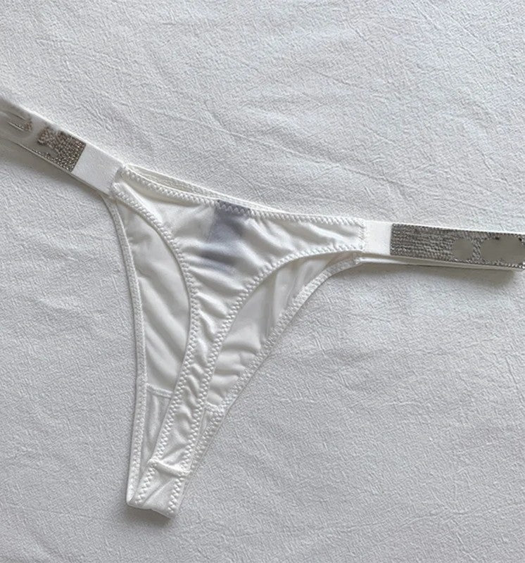 Women's Seamless Low-Waisted Thong - Smooth Breathable G-String