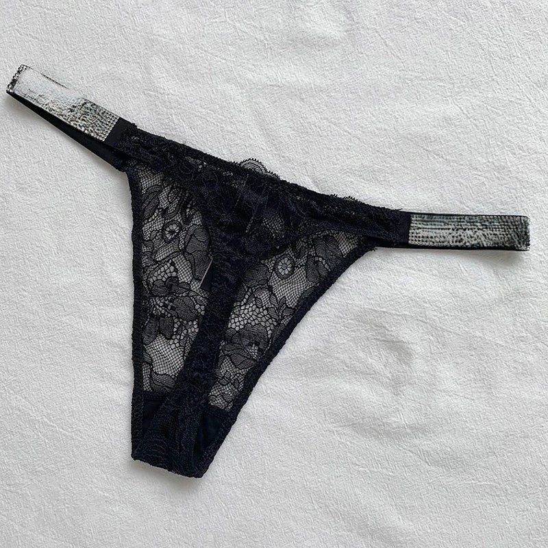 Women's Seamless Low-Waisted Thong - Smooth Breathable G-String