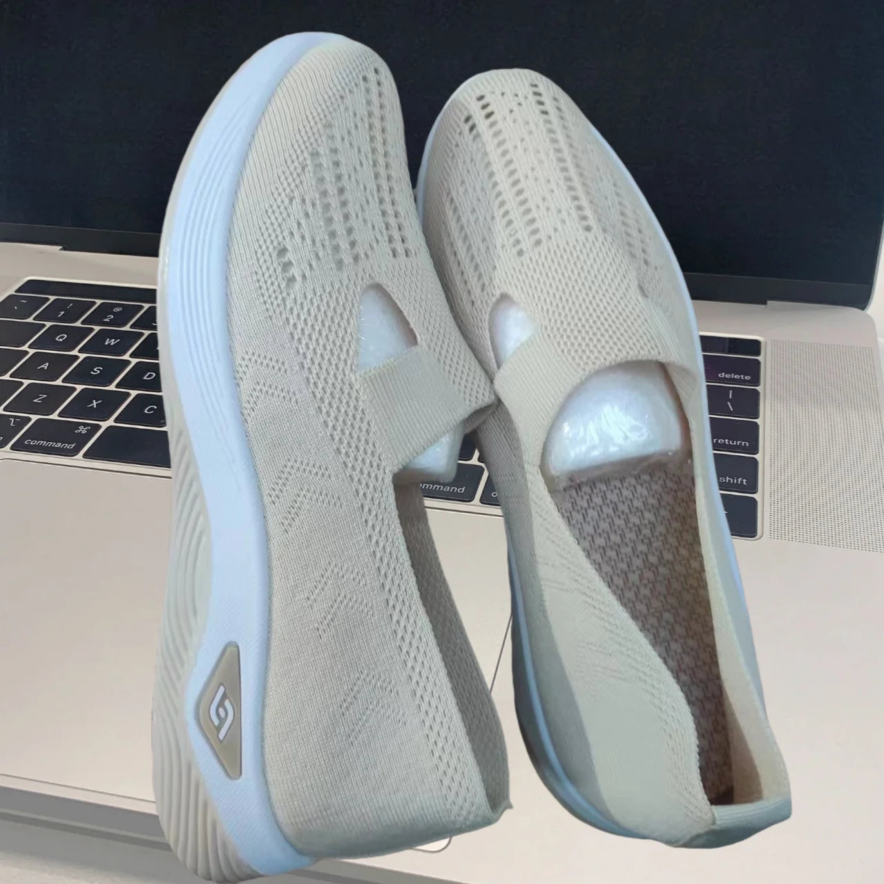 Women's Solid Color Breathable Sneakers, Soft Sole Lightweight Slip On Walking Shoes, Low-top Knitted Casual Shoes - Tasawoq