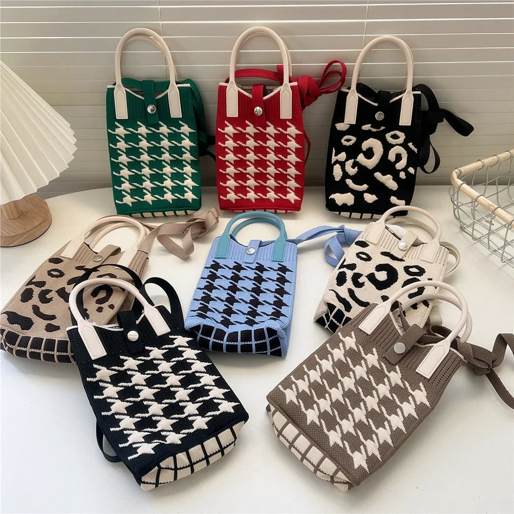 Korean Fashion Heart Knitted Mini Square Handbag for Women Small Mobile Phone Shoulder Bags Girls Cute Outdoor Crossbody Bags - Tasawoq