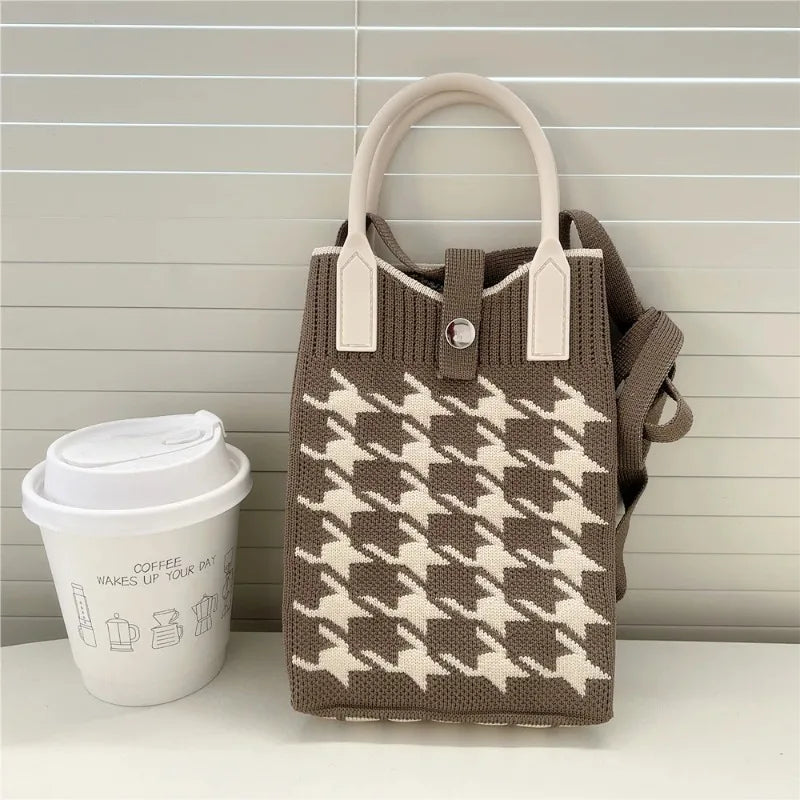 Korean Fashion Heart Knitted Mini Square Handbag for Women Small Mobile Phone Shoulder Bags Girls Cute Outdoor Crossbody Bags - Tasawoq