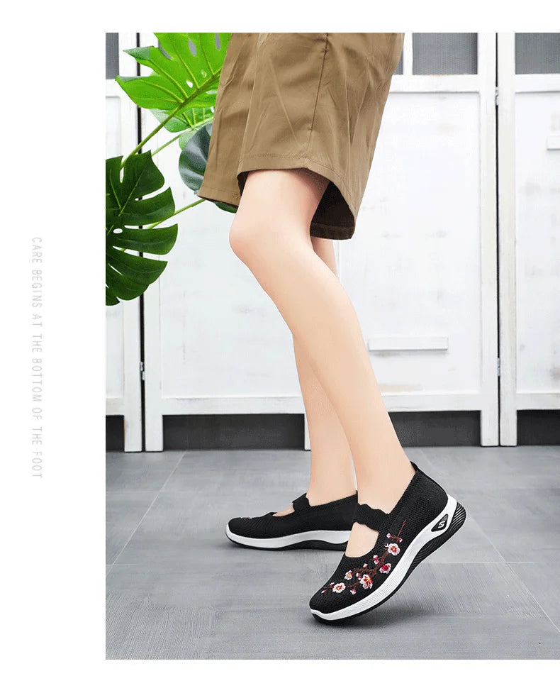Women's Solid Color Breathable Sneakers, Soft Sole Lightweight Slip On Walking Shoes, Low-top Knitted Casual Shoes - Tasawoq