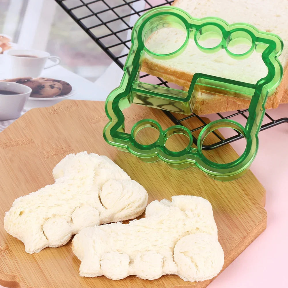 Kids Sandwich Cutter Bread Mold Cartoon Squirrel Sea Dog Bread Knife Sandwich Cutter Sealer for Bento Lunch Boxes Accessories