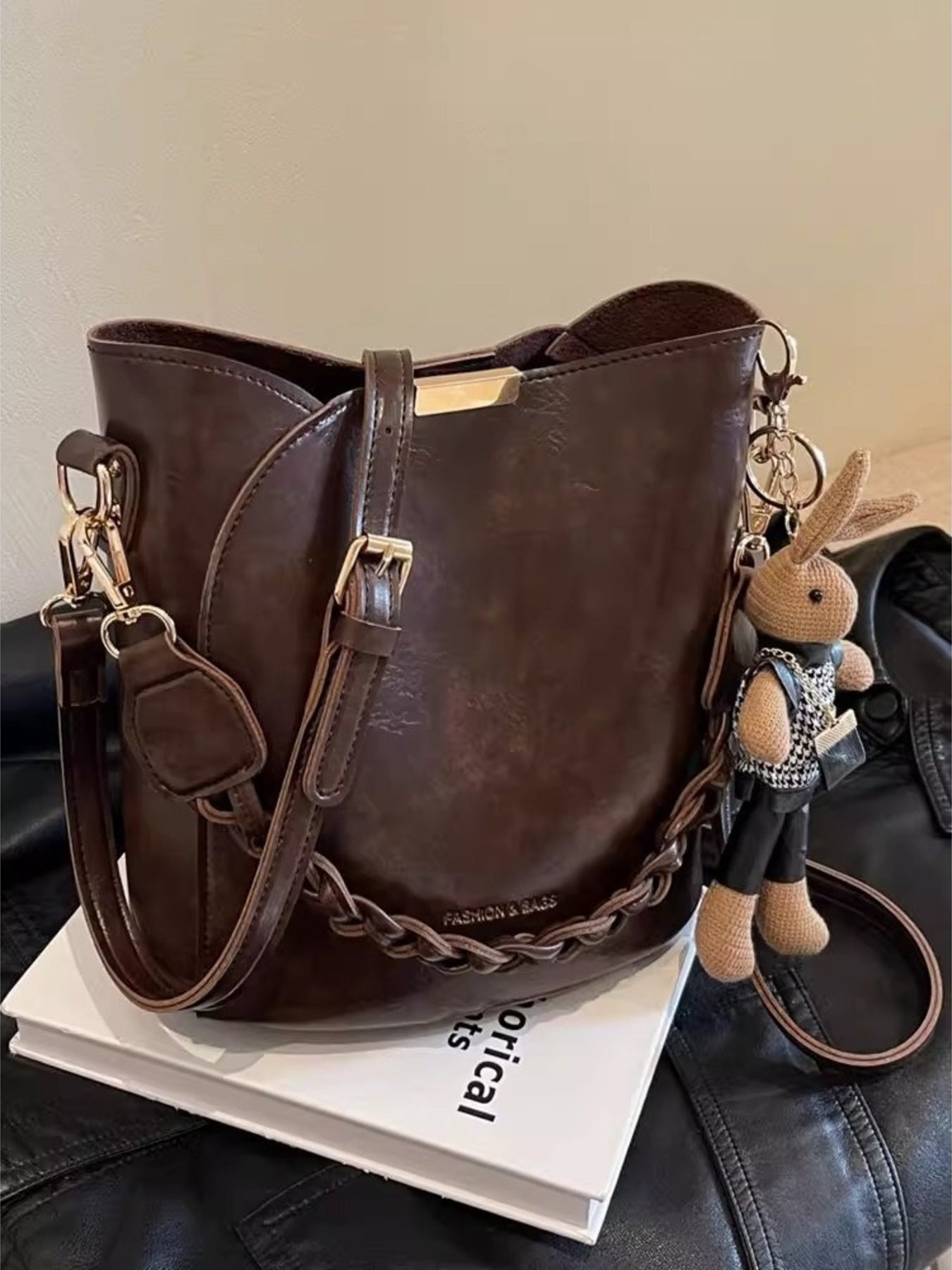 e4082743d0c6478893a0ea0b6911d866-Max